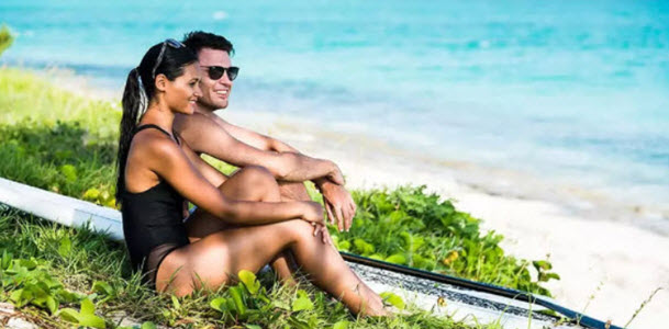 Couple on the beach in Medjumbe